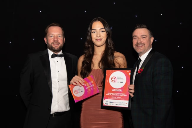 BirminghamLive Greater Birmingham Apprenticeship Awards 2022.  Edgbaston Stadium. 

Apprentice of the Year - Health, Education &amp; Care, sponsored by Skillsfirst 

Winner Summar Wilkes, Smile Style Dental Care Centre is pictured with Host Ed James and sponsor Fraser Ingham (Skillsfirst)